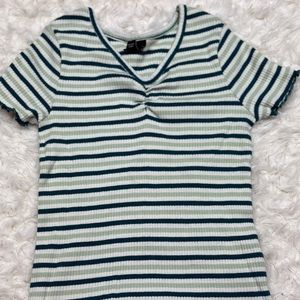 Green and Tan Shirt : Art and Class